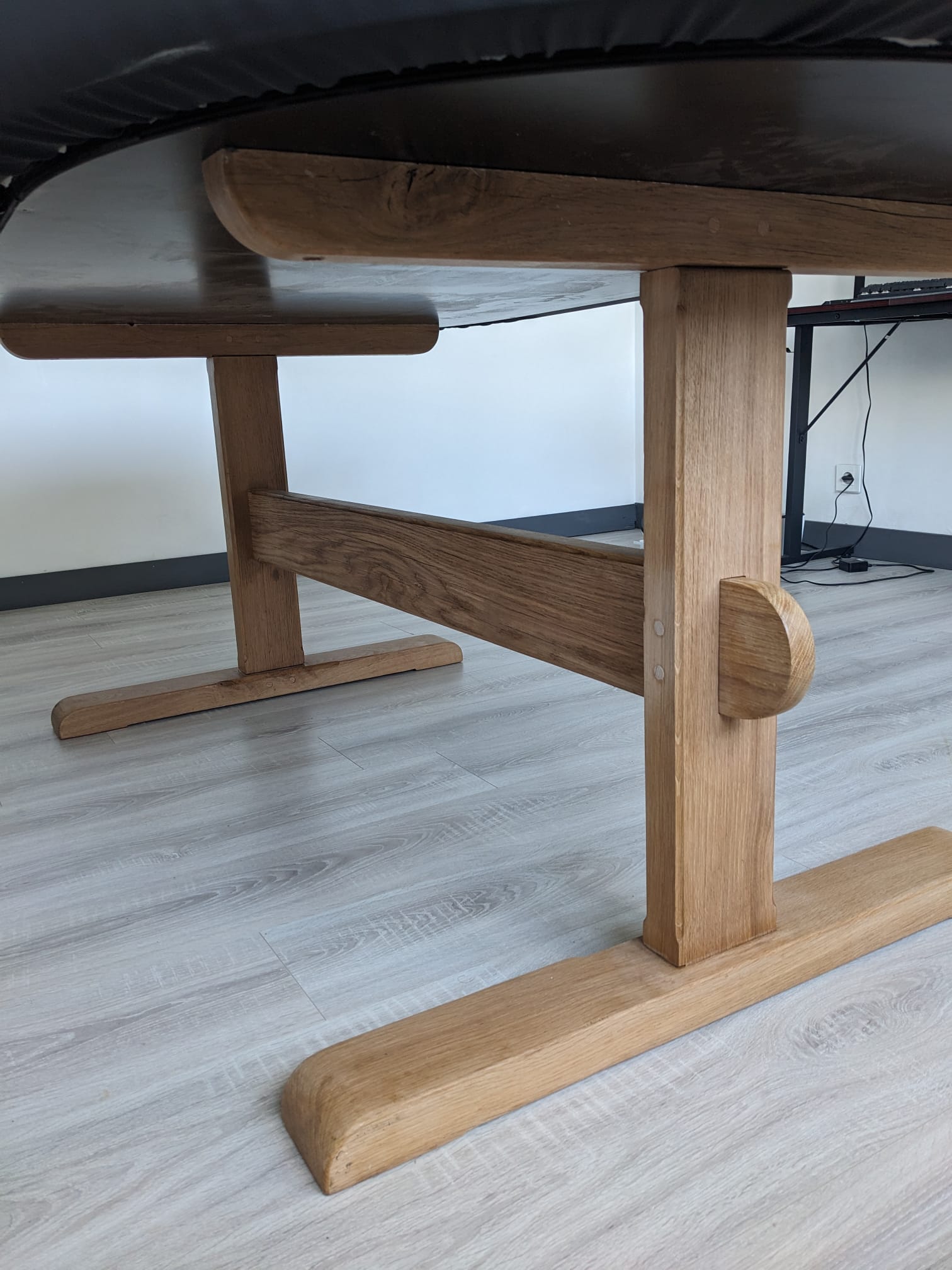 Piétement de table en chêne massif réalisé sur mesure